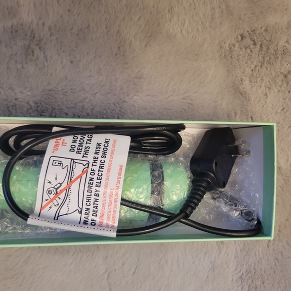 Adagio Professional Blowout Brush, 2", Seafoam Green - Picture 10 of 12